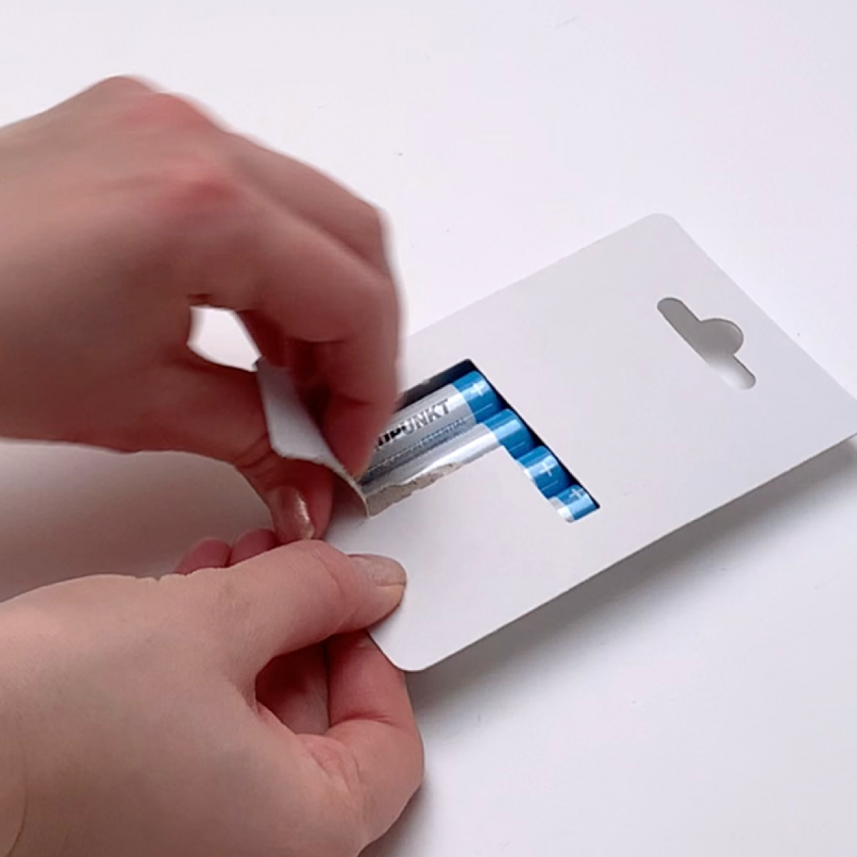 User centric packaging development by Squareone for Blaupunkt