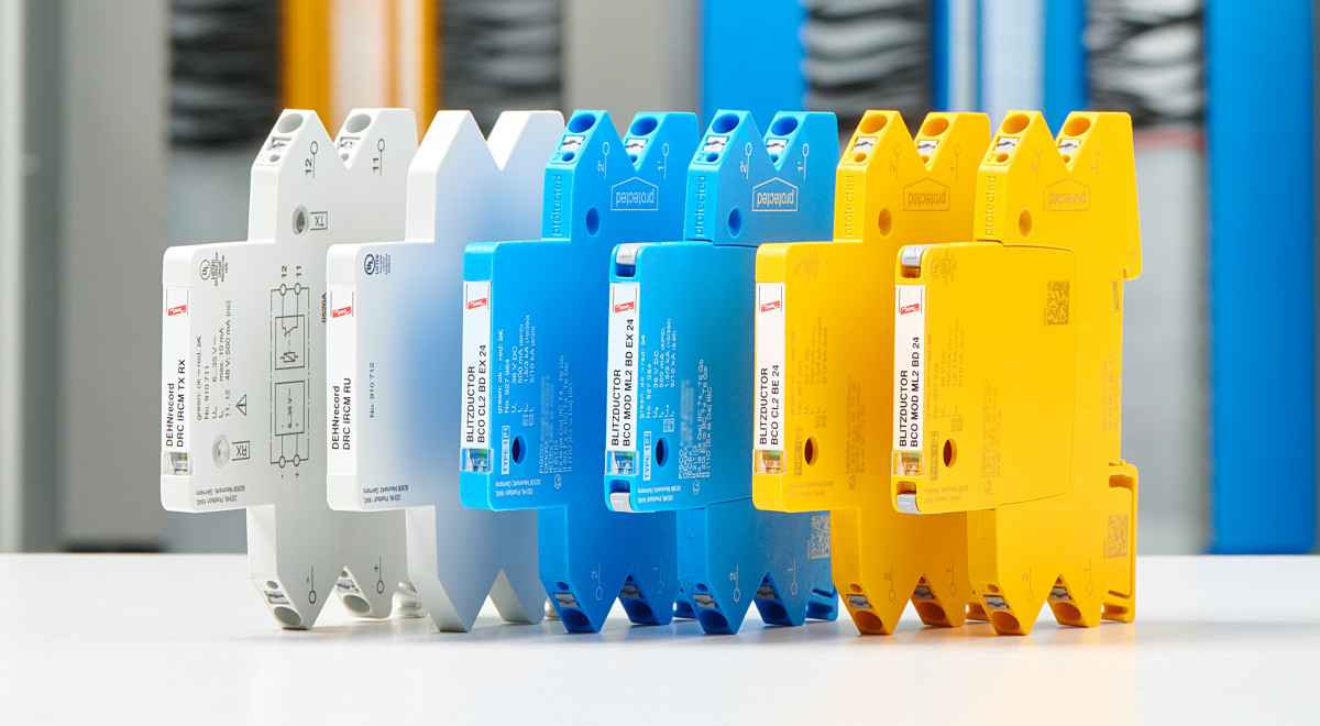 Das Blitzductur Modul von DEHN in drei verschiedenen Farben für unterschiedliche Produktfunktionen