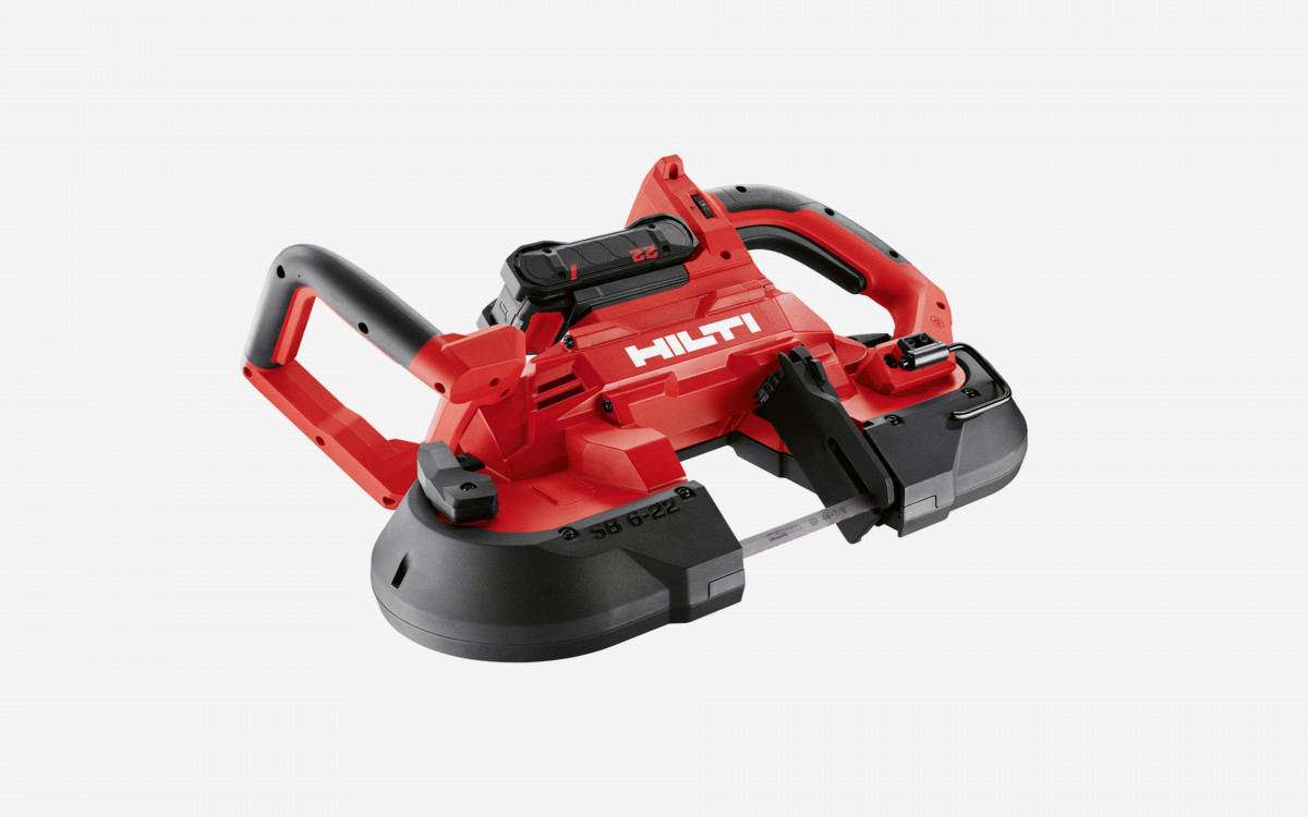 Perspektivische Ansicht der tragbaren und kabellosen Bandsäge Hilti SB 2-22, entworfen von Squareone