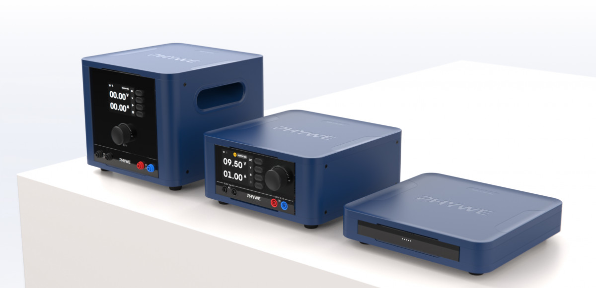 Application of the design language for the PHYWE student network device to other products using a common-part strategy for the base and top – design by Squareone.