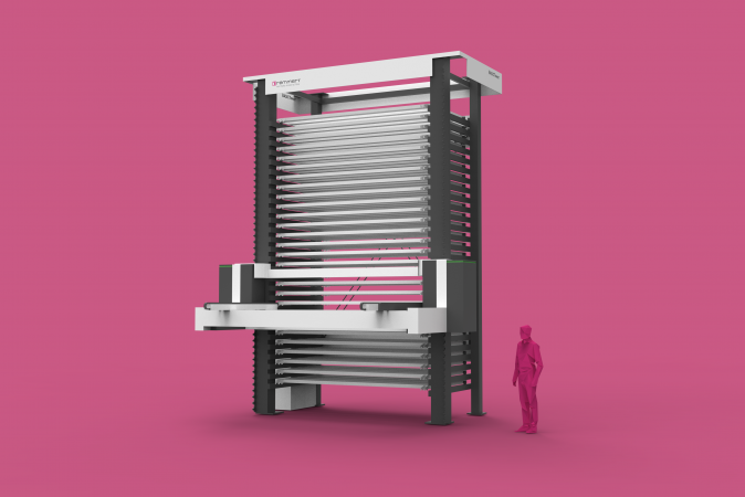 Rendering des Basic Tower von Remmert GmbH mit stilisiertem Arbeiter zur Größeneinordnung auf magentafarbenem Grund