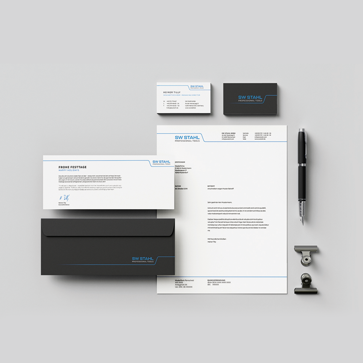 Mockup der Geschäftsausstattung für SW Stahl mit Briefpapier, Visitenkarten und Umschlaggestaltung, eine Umsetzung des neuen Corporate Designs.